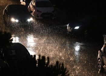 Οι 7 περιοχές που βρίσκονται στην κόκκινη ζώνη της κακοκαιρίας που αναμένεται να επιδεινωθεί τις επόμενες ώρες με ισχυρές βροχοπτώσεις