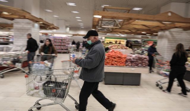 Όπως προκύπτει μέτρα τύπου Market Pass δεν αντιμετωπίζουν τη συνεχιζόμενη επί 26 μήνες άνοδο του πληθωρισμού στα τρόφιμα