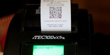 Στον «αέρα» οι μειωμένοι συντελεστές ΦΠΑ σε μεταφορές, καφέ, τουριστικό πακέτο