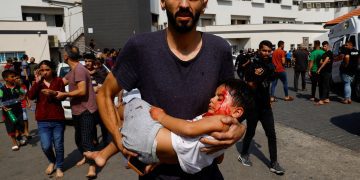 Οι γιατροί της Γάζας προειδοποιούν για ανθρωπιστική καταστροφή μετά τις ισραηλινές επιθέσεις