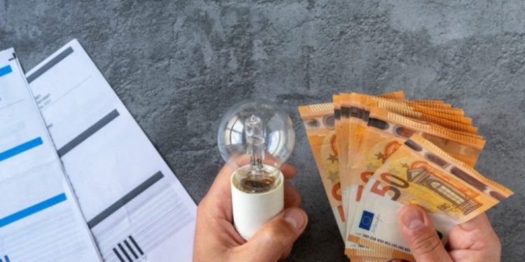 Λογαριασμοί ρεύματος: Δέκα ερωτήσεις – απαντήσεις για τα νέα τιμολόγια