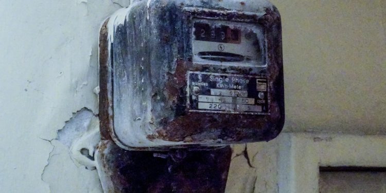 Ενέργεια: Πώς θα περιορίσετε κατά 70% τα τιμολόγια ρεύματος