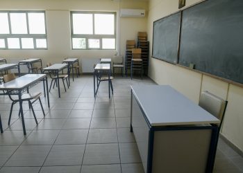 Κρήτη: Φέρνουν σόμπες από το σπίτι τους για να ζεσταθούν οι μαθητές