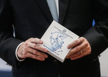 Βουλή: Σφοδρή κόντρα Χατζηδάκη – αντιπολίτευσης για τον προϋπολογισμό