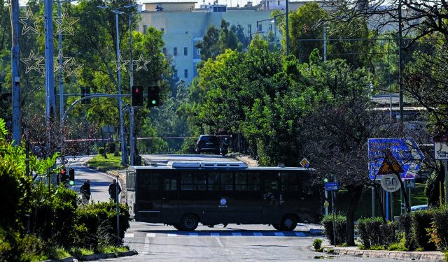 Τι ανησυχεί την ΕΛ.ΑΣ μετά τη βόμβα στα ΜΑΤ – Προβληματίζει το ύφος της προκήρυξης ανάληψης της ευθύνης