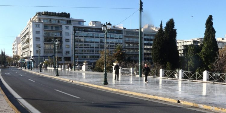 Καιρός: Ανοιξιάτικος ο καιρός έως την Πρωτοχρονιά – Έντονες βροχοπτώσεις μετά