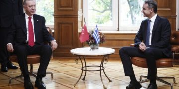 Μηνύματα ενότητας από Μητσοτάκη και Ερντογάν – Εκτός διαλόγου (ή δηλώσεων) η «βαριά» ατζέντα
