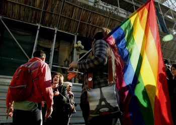 Γάμος ομόφυλων ζευγαριών: Τι πιστεύουν οι Ελληνίδες και οι Έλληνες