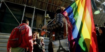Γάμος ομόφυλων ζευγαριών: Τι πιστεύουν οι Ελληνίδες και οι Έλληνες