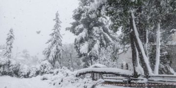 Καιρός: Πλησιάζει η ψυχρή εισβολή – Χιονοπτώσεις σε περιοχές με χαμηλό υψόμετρο