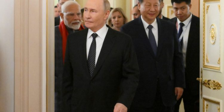 BRICS: Κάθε άλλο παρά απομονωμένος ο οικοδεσπότης Πούτιν – Η Μέση Ανατολή και τα προβλήματα της Δύσης