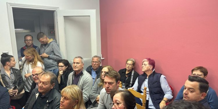 «Tρέχει» το κόμμα (του) μέσα στο κόμμα ο Κασσελάκης – Xαμηλή πτήση στο Περιστέρι – Tο φλερτ του Π. Παππά με τον Ανδρουλάκη