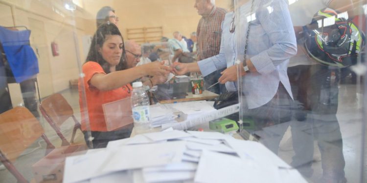 Εκλογές ΠΑΣΟΚ: Οδηγίες προς τους ψηφοφόρους ενόψει του β΄ γύρου