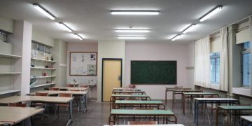 Αναπληρωτές εκπαιδευτικοί: Κύμα παραιτήσεων «φουσκώνει» τα κενά στα σχολεία