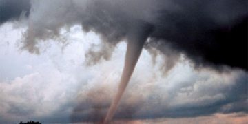 ΗΠΑ: Ο τυφώνας Μίλτον δημιούργησε τον ισχυρότερο ανεμοστρόβιλο στη Φλόριντα των τελευταίων 52 ετών