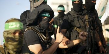 Χαμάς: «Θα προτείνει απελευθέρωση όλων των ομήρων για τερματισμό του πολέμου και απελευθέρωση κρατουμένων»