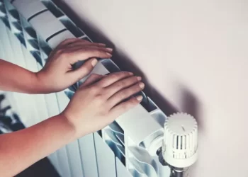 Φθηνότερη η θέρμανση φέτος – Ανησυχία για επιπτώσεις από τη Μέση Ανατολή