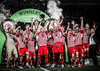 Τσέφεριν: «Ποιος μπορεί να ξεχάσει την ιστορική κατάκτηση του Conference League από τον Ολυμπιακό;»