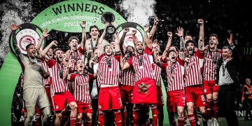 Τσέφεριν: «Ποιος μπορεί να ξεχάσει την ιστορική κατάκτηση του Conference League από τον Ολυμπιακό;»