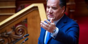 Ζήτημα νομιμότητας του ΣΥΡΙΖΑ θέτει ο Γεωργιάδης – Παρέμβαση Μητσοτάκη στον αντιδημοκρατικό κατήφορο ζητά η Κουμουνδούρου