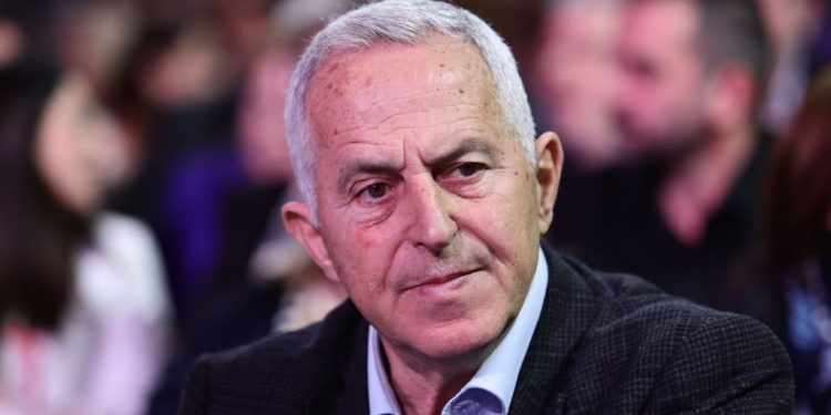 Ευάγγελος Αποστολάκης: Μένει στον ΣΥΡΙΖΑ και στέλνει μήνυμα στον Τσίπρα