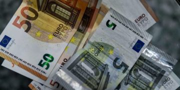 ΣΥΡΙΖΑ: Βλαπτικές για τους εργαζόμενους οι εξαγγελίες Μητσοτάκη για τον κατώτατο μισθό