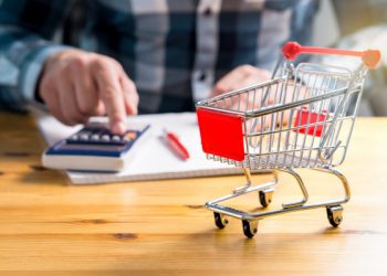 IOBΕ: Οι 7 στους 10 μόλις τα βγάζουν πέρα