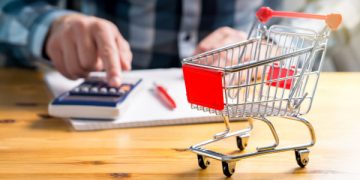 IOBΕ: Οι 7 στους 10 μόλις τα βγάζουν πέρα