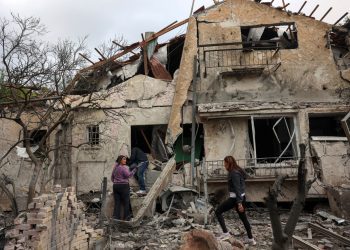 Λίβανος: Με 360 ρουκέτες απάντησε η Χεζμπολάχ στους φονικούς βομβαρδισμούς του Ισραήλ – Σφοδρές μάχες στον νότο