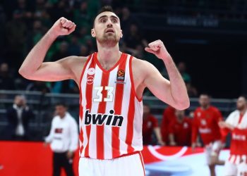 Ολυμπιακός: Ο Μιλουτίνοφ ανεβάζει επίπεδο τον Ολυμπιακό