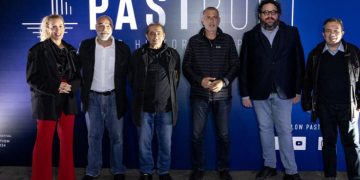 Ο Δήμαρχος Πειραιά Γιάννης Μώραλης στην πρεμιέρα της Virtual Reality ταινίας «Το Ταξίδι του Πειραιά»