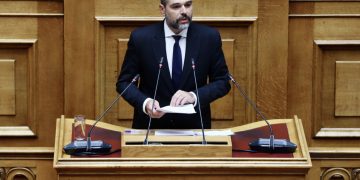 Σαρακιώτης: Έφυγα από τον ΣΥΡΙΖΑ γιατί δεν μπορούσα να υποκρίνομαι – Παραμένω ανεξάρτητος βουλευτής