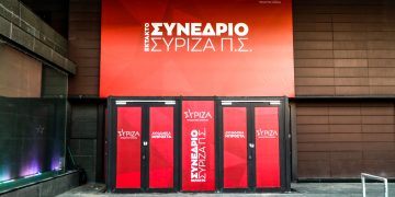 ΣΥΡΙΖΑ – Κασσελάκης: Φαγωμάρα δίχως τέλος – «Ξηλώνουν το πουλόβερ» αργά και βασανιστικά