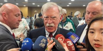 ΗΠΑ: «Ο υποψήφιος του Τραμπ για διευθυντής της Αντιτρομοκρατικής είναι απατεώνας» – Βγήκαν τα μαχαίρια