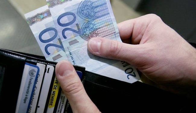 ΣΥΡΙΖΑ: Ακόμα κι o ΟΟΣΑ καταδεικνύει πως οι μισθοί είναι στον πάτο της Ευρώπης, αλλά ο Μαρινάκης πανηγυρίζει