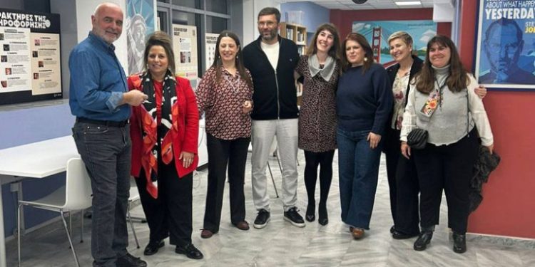 Εγκαινιάστηκε η έκθεση “Fakeless” για τον ψηφιακό εγγραμματισμό στα Μέσα Επικοινωνίας στη Δημοτική Βιβλιοθήκη Πειραιά