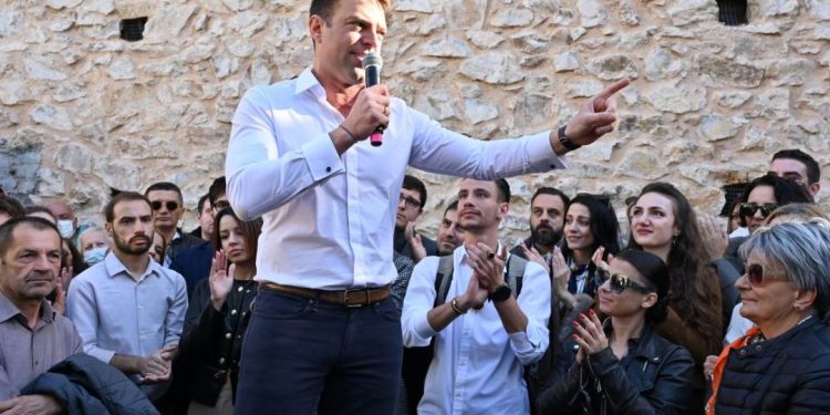 Κασσελάκης και βουλευτές που έφυγαν από τον ΣΥΡΙΖΑ: Δεν νομιμοποιούνται να ζητούν «εργολαβικά» έδρες