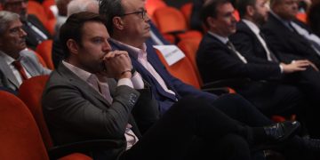 Δημοσκόπηση: Πόσο αλλάζει τις «ισορροπίες» το κόμμα Κασσελάκη – Ανατροπές στο πολιτικό σκηνικό