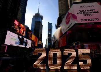 Δημοσκόπηση για το 2025: Ελπίδα εναντίον ανασφάλειας – Ποιος νικάει στην Ελλάδα