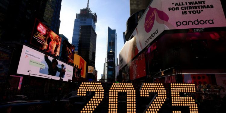 Δημοσκόπηση για το 2025: Ελπίδα εναντίον ανασφάλειας – Ποιος νικάει στην Ελλάδα