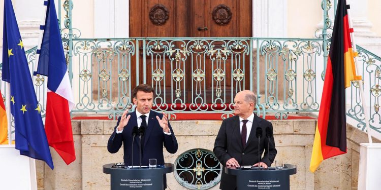 Γαλλία – Γερμανία: Ο άξονας που λειτουργούσε ως ατμομηχανή της ΕΕ έχει ξοφλήσει, λέει Guardian