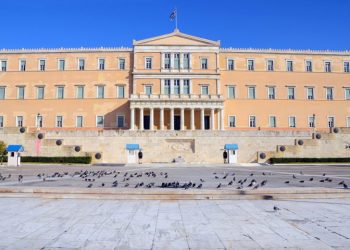 Έλληνες και πολιτική: Απογοήτευση στο ζενίθ, ενδιαφέρον στο ναδίρ – Πανευρωπαϊκή έρευνα