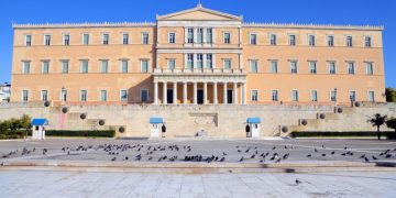 Έλληνες και πολιτική: Απογοήτευση στο ζενίθ, ενδιαφέρον στο ναδίρ – Πανευρωπαϊκή έρευνα