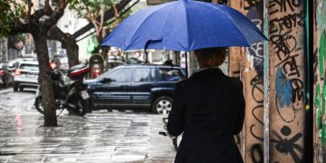 Κακοκαιρία «Bora»: Ισχυρές βροχές και καταιγίδες θα εκδηλωθούν τοπικά – Ποιες περιοχές θα «ντυθούν» στα λευκά