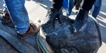 Συρία, το «κυνήγι» της παλιάς ελίτ του καθεστώτος Άσαντ