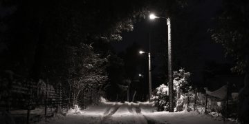 Καιρός: Διακοπή κυκλοφορίας στον περιφερειακό Πεντέλης – Νέας Μάκρης λόγω χιονόπτωσης