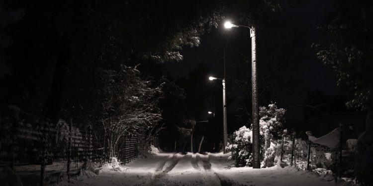 Καιρός: Διακοπή κυκλοφορίας στον περιφερειακό Πεντέλης – Νέας Μάκρης λόγω χιονόπτωσης