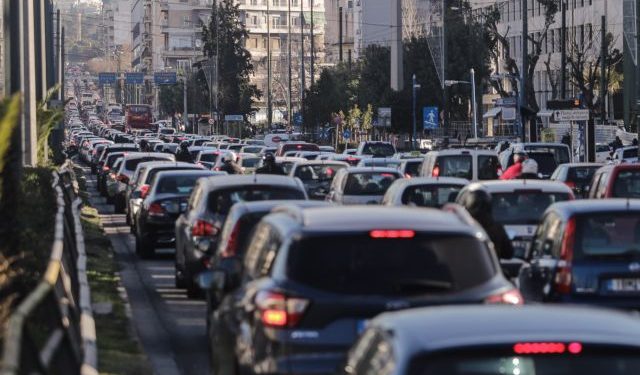 Κυκλοφοριακό: Ο εφιάλτης στους δρόμους της Αθήνας – Χωρίς μέτρα οδεύουμε στην… αβίωτη κινητικότητα