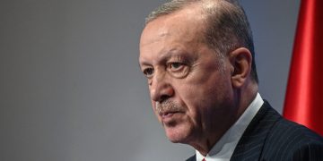 Ερντογάν: Οι Κούρδοι της Συρίας είτε θα καταθέσουν τα όπλα τους, είτε θα θαφτούν με αυτά