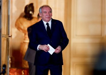 Γαλλία: Διαδοχικές συναντήσεις Μπαϊρού για προϋπολογισμό και σχηματισμό κυβέρνησης